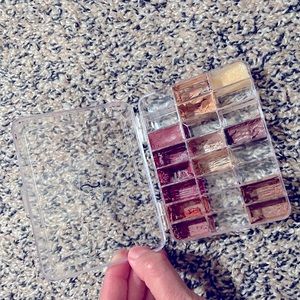 Vueset Tahiti empty 24-pan palette